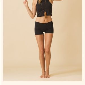 Teeki mermaid tank in black